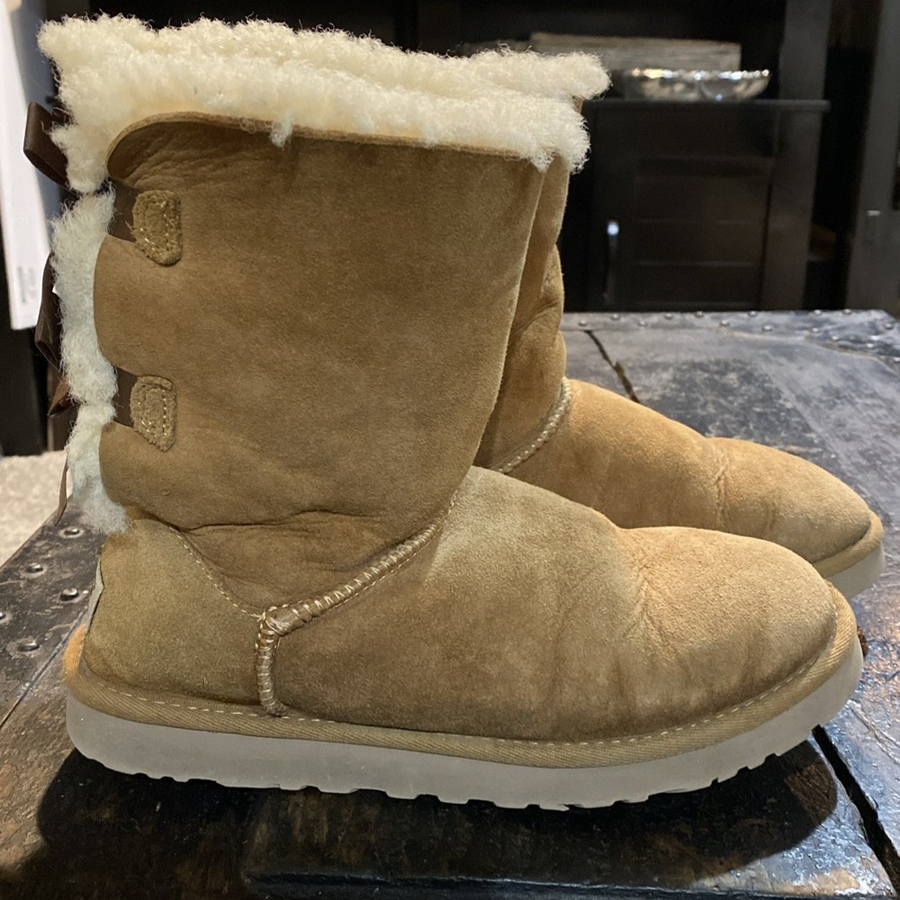 UGG Australia Tan Women's Winter Boots US 7 Bailey Bow